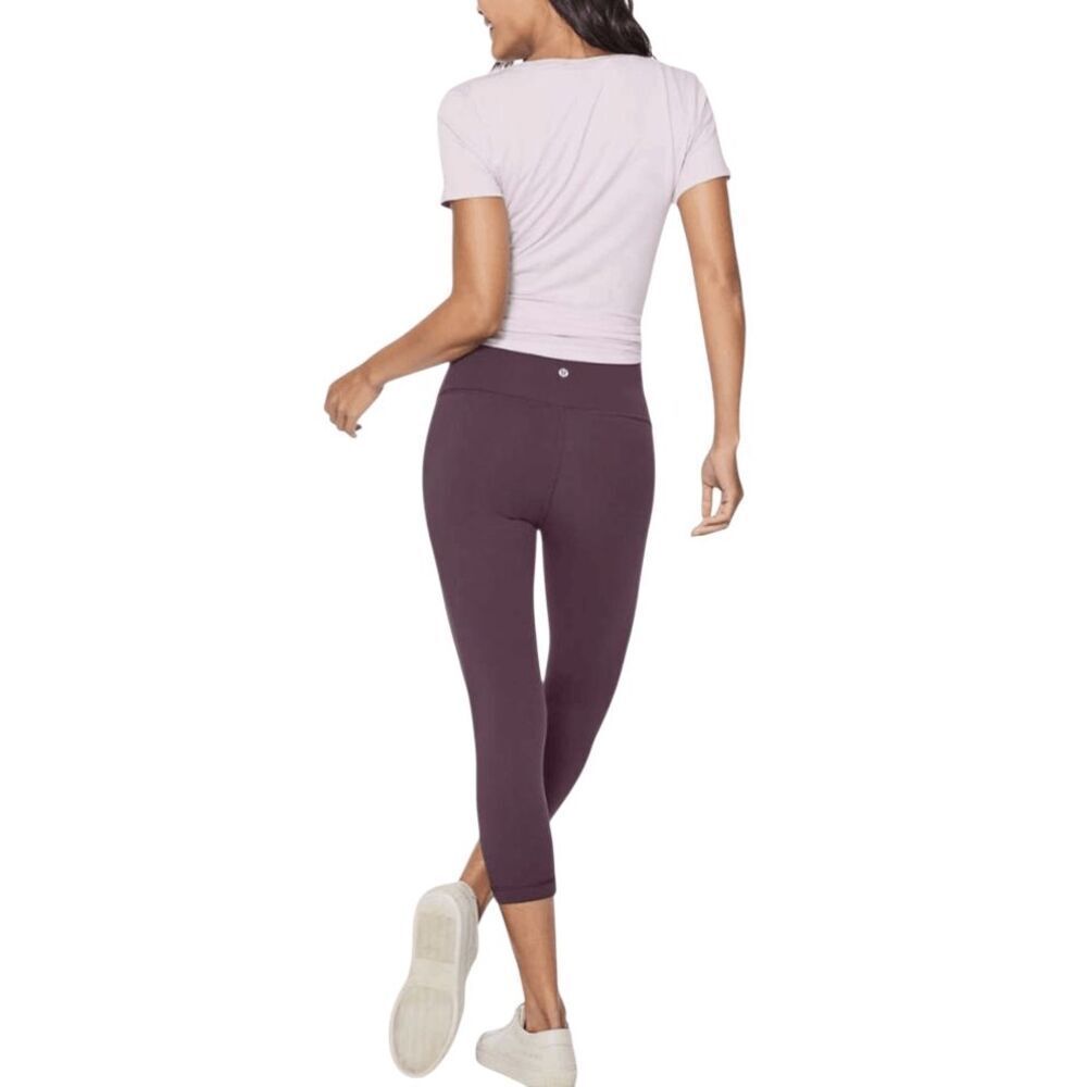 LULULEMON ATHLETICA Wunder Under Crop in Black Cherry Size 4